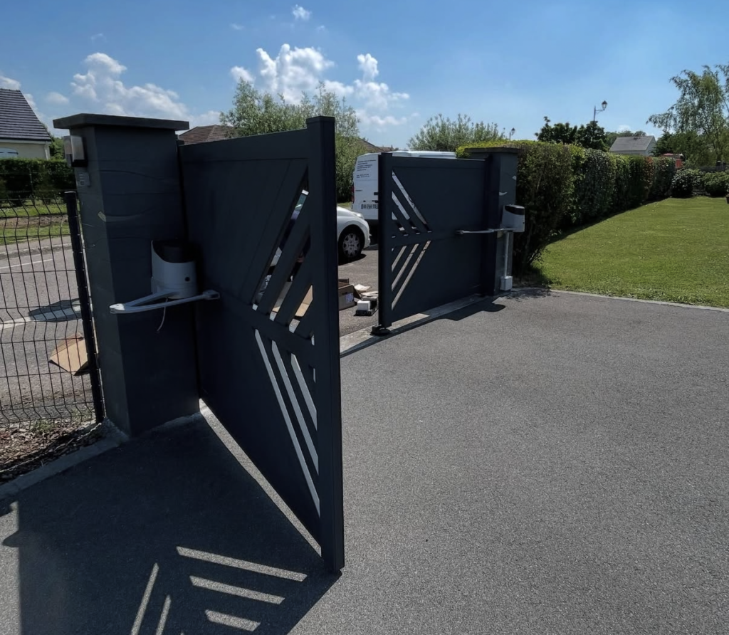 Motorisation de portail battant – électricien en Normandie