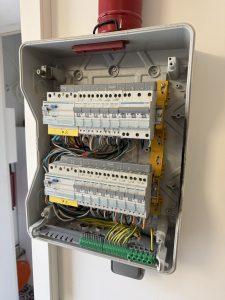 Dépannage de tableau électrique professionnel à Caen
